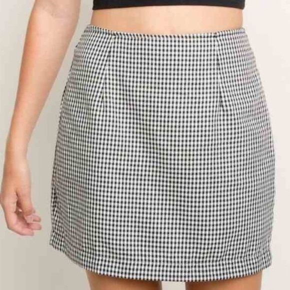 Brandy Melville Dresses & Skirts - Brandy Melville houndstooth skirt
